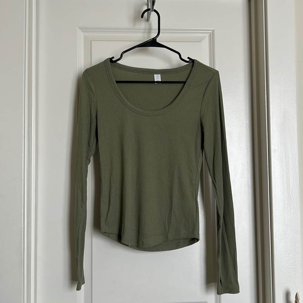 Old Navy “ultralite” Go-Dry long sleeve shirt